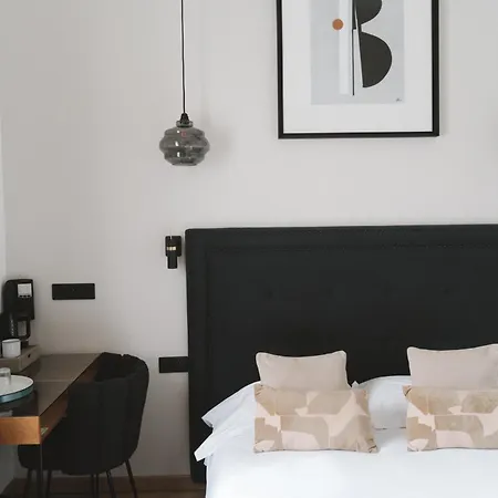 Hotel Des Beaux Arts-3